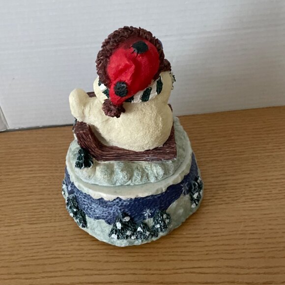 Vtg Sledding Snowman Music Box Figurine Wind Up Plays Frosty the Snowman VIDEO - Picture 4 of 11